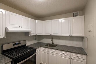 5701 JFK Blvd E in West New York, NJ - Building Photo - Building Photo