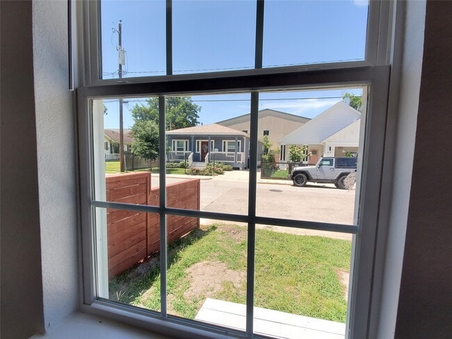 914 E 32nd St in Houston, TX - Building Photo - Building Photo