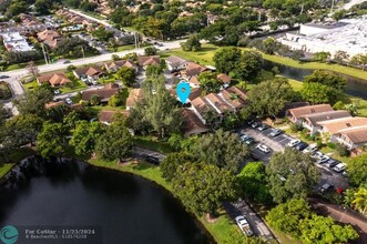 2259 Nova Village Dr in Davie, FL - Building Photo - Building Photo