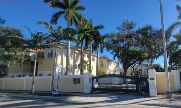 3356 Bird Ave in Miami, FL - Building Photo - Building Photo