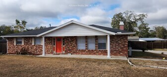 2500 Westover Dr in Palatka, FL - Building Photo