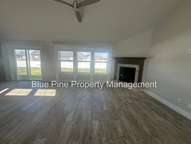 176 Hideout Dr in Idaho Falls, ID - Building Photo - Building Photo