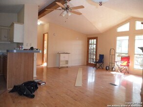 252 Sir Winston Dr in Canyon Lake, TX - Building Photo - Building Photo