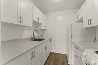 Rivershore Tower Apartments in Windsor, ON - Building Photo - Building Photo
