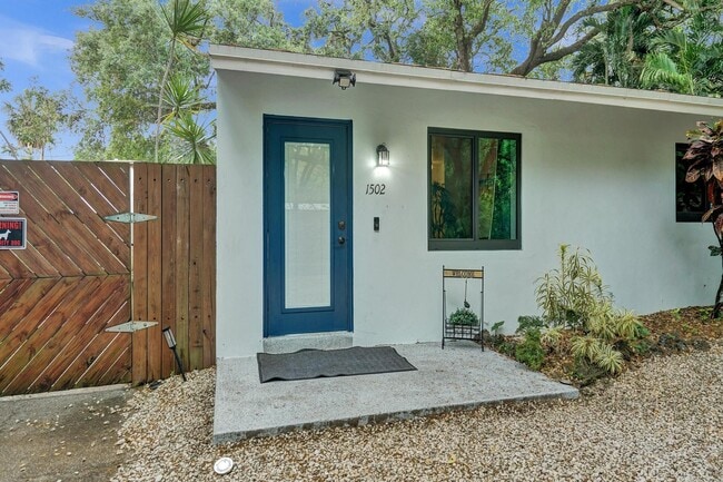 1502 SW 25th St in Fort Lauderdale, FL - Building Photo - Building Photo