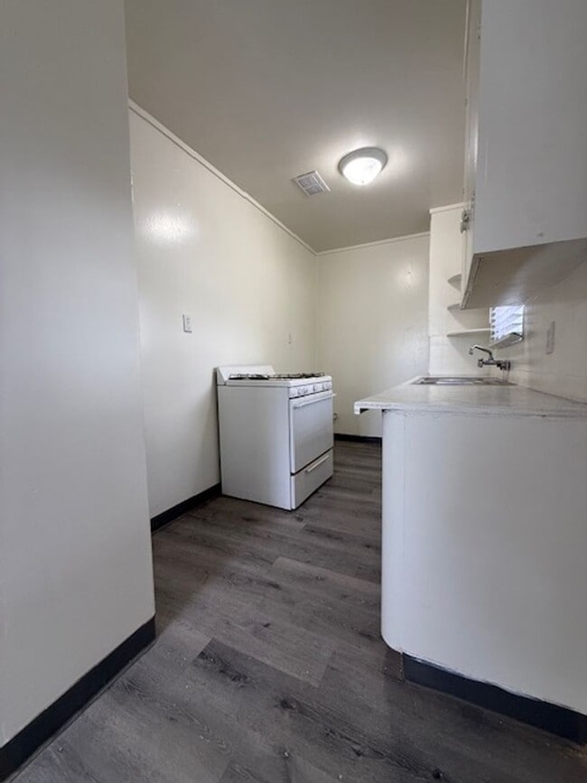 712 E Santa Barbara St in Santa Paula, CA - Building Photo - Building Photo