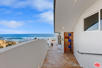 31626 E Sea Level Dr in Malibu, CA - Building Photo - Building Photo