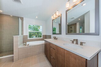 1701 25th Ave N in St. Petersburg, FL - Foto de edificio - Building Photo