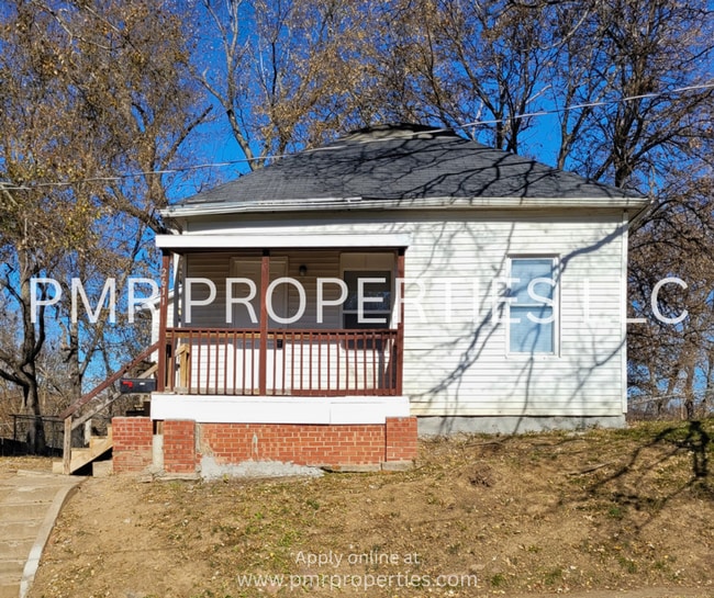 property at 2611 Mary St
