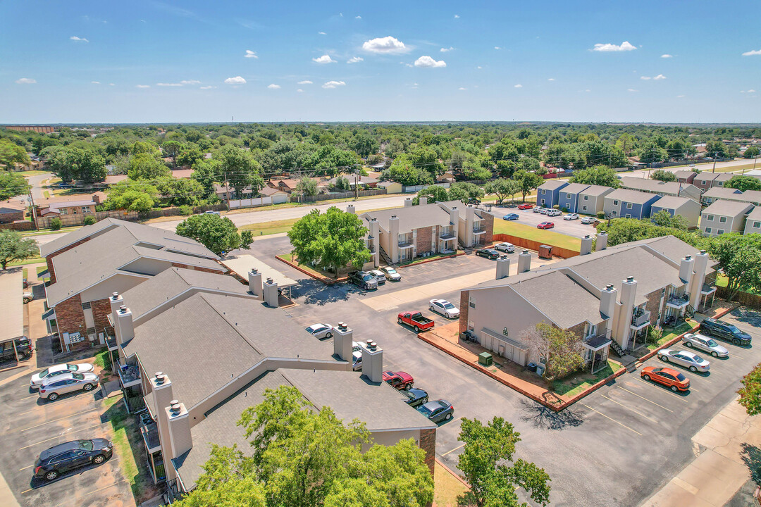 Raintree Apartments in Wichita Falls, TX - Building Photo