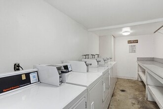 Garfield Apartments in Monterey Park, CA - Foto de edificio - Building Photo