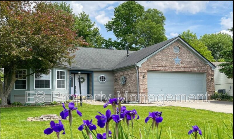 933 Washington Cove Way in Indianapolis, IN - Building Photo