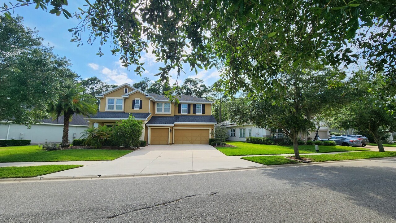 493 Majestic Eagle Dr in Nocatee, FL - Foto de edificio