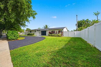1400 SE 8th Ave in Deerfield Beach, FL - Building Photo - Building Photo
