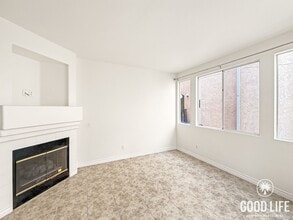 10825 Caminito Arcada in San Diego, CA - Building Photo - Building Photo