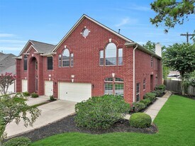 1408 S Friendswood Dr in Friendswood, TX - Building Photo