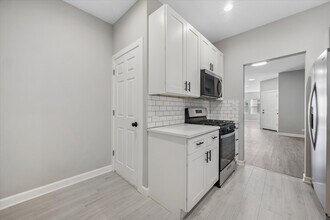 8018 S Harvard Ave in Chicago, IL - Building Photo - Building Photo