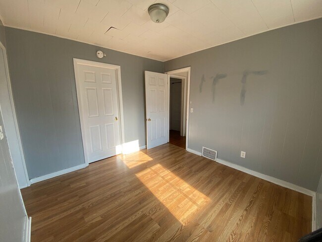 931 W Lovell St in Kalamazoo, MI - Building Photo - Building Photo