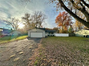 6192 Jaycox Rd in North Ridgeville, OH - Foto de edificio - Building Photo