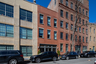 Love Lane Mews in Brooklyn, NY - Foto de edificio - Building Photo