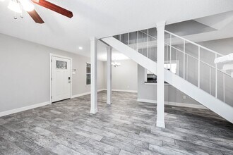 5528 Beverly Hill St in Houston, TX - Building Photo - Building Photo