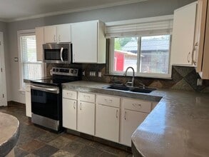1308 Fairwood Rd in Austin, TX - Building Photo - Building Photo