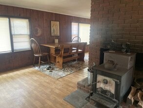 125 Old Sachems Head Rd in Guilford, CT - Building Photo - Building Photo
