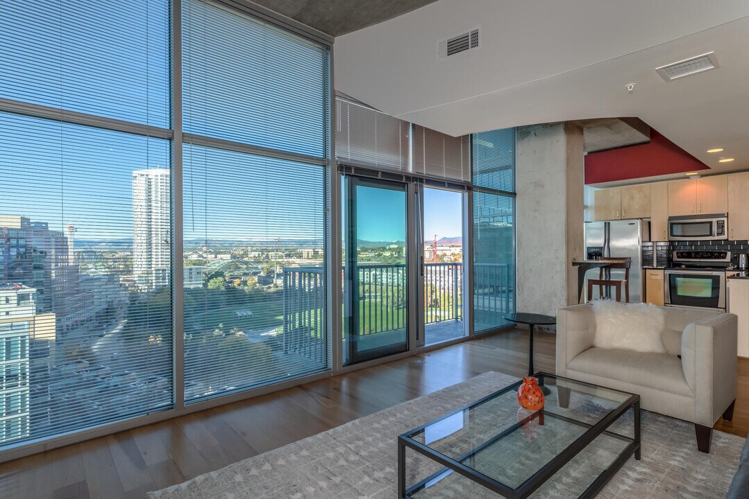 1700 Bassett St, Unit 1110 in Denver, CO - Foto de edificio