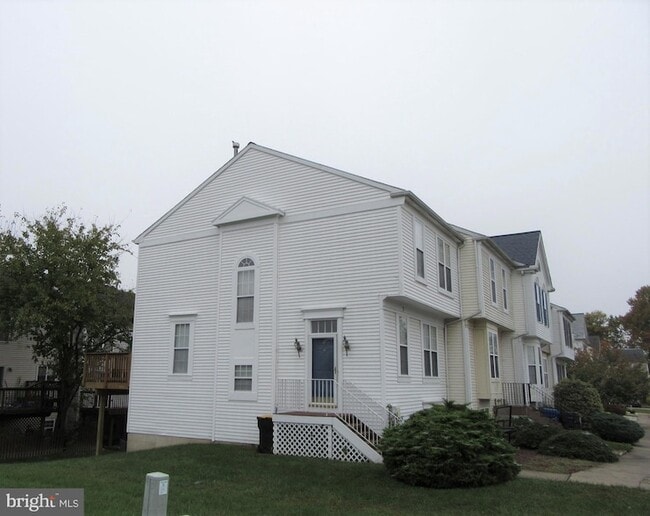property at 3 Creek Ln