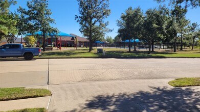 17906 Castle Heath Ln in Houston, TX - Building Photo - Building Photo