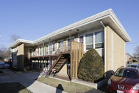 1317-1321 E Roosevelt Rd in Wheaton, IL - Foto de edificio - Building Photo