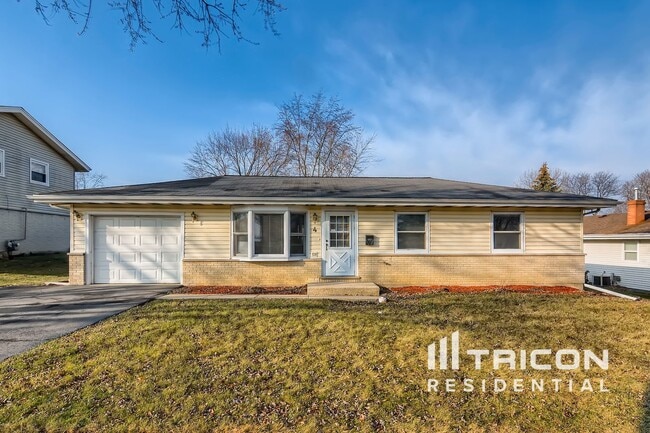 4 Joyce Ln in Streamwood, IL - Building Photo - Building Photo