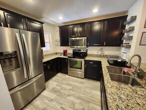 7367 Black Walnut Way in Lakewood Ranch, FL - Building Photo - Building Photo