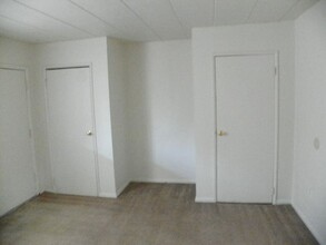 Renshaw Apartments in Chester, PA - Building Photo - Building Photo