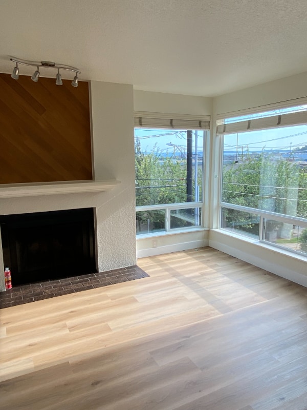 1404 W Boston St in Seattle, WA - Building Photo - Building Photo