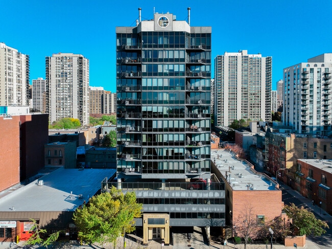 property at 1309 N Wells St