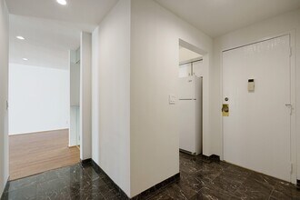 906 N Doheny Dr in West Hollywood, CA - Building Photo - Building Photo