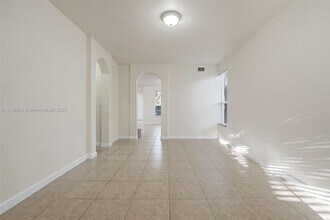 9243 SW 170th Ave in Miami, FL - Building Photo - Building Photo