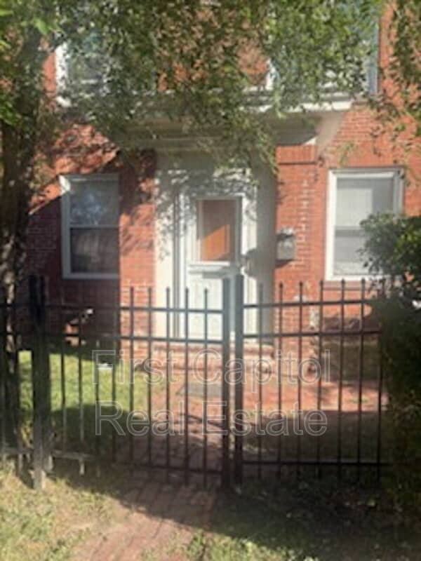 property at 1800 Market St