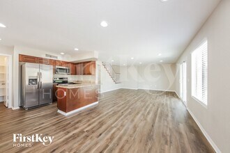 7668 W Flynn Ln in Glendale, AZ - Foto de edificio - Building Photo