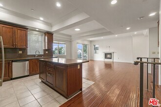 10765 Wilkins Ave in Los Angeles, CA - Building Photo - Building Photo