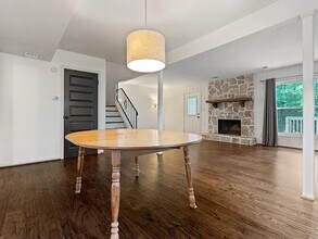 3260 Overton Manor Dr in Vestavia, AL - Foto de edificio - Building Photo