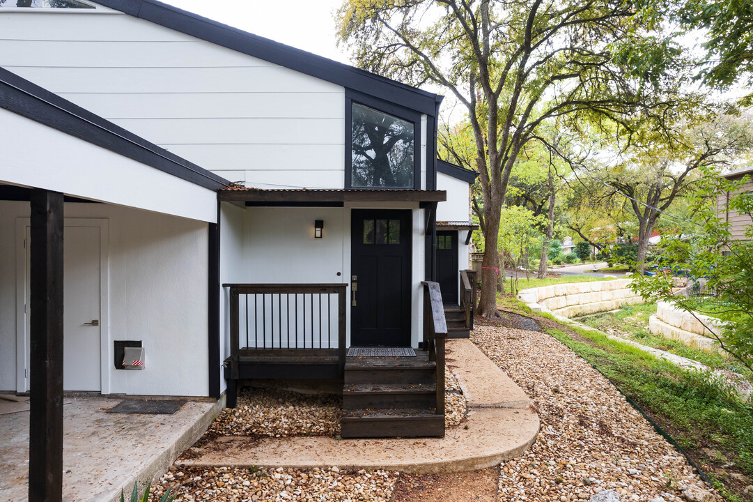 1913 Lightsey Rd in Austin, TX - Foto de edificio