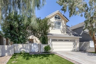 1701 Duarte Dr in Henderson, NV - Foto de edificio - Building Photo