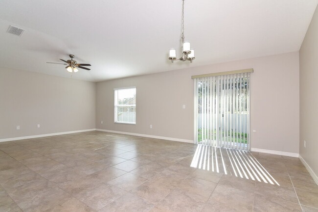 127 Cascade Bend Dr in Ruskin, FL - Building Photo - Building Photo