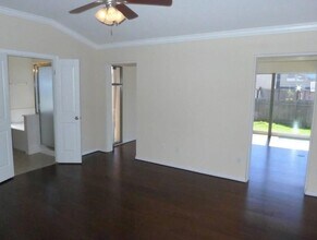 2344 Chimney Rock Rd in Leander, TX - Foto de edificio - Building Photo