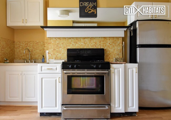 311 Eckford St-Unit -7 in Brooklyn, NY - Foto de edificio - Building Photo