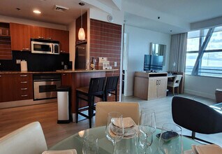 1395 Brickell Bay Dr in Miami, FL - Building Photo - Building Photo