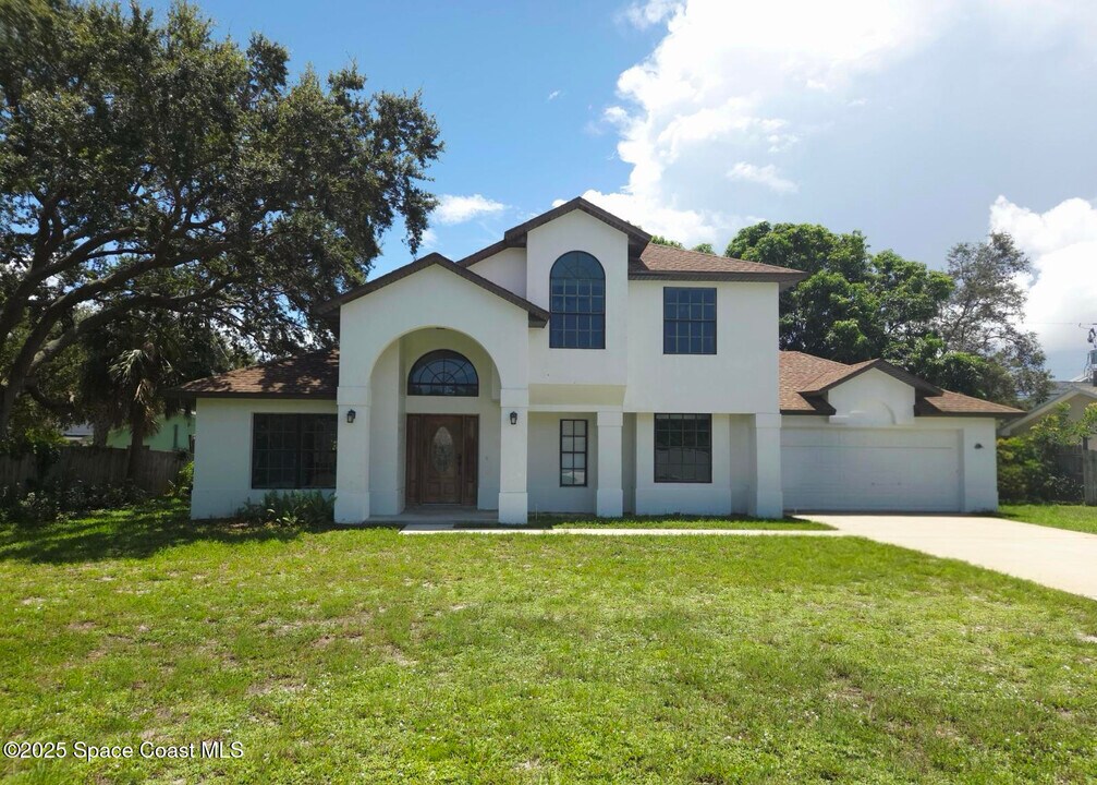 445 1st Ave in Indialantic, FL - Building Photo