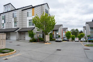 15107-15240 NE 81st Way in Redmond, WA - Foto de edificio - Building Photo